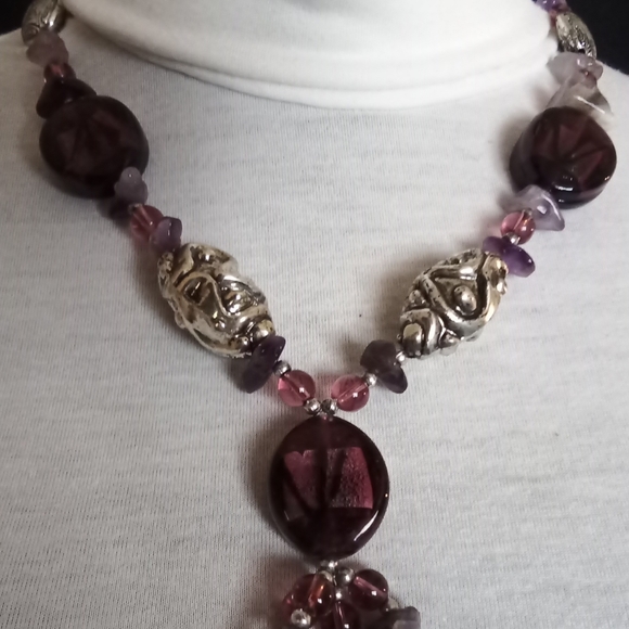 Silvertone and Purple Necklace NWOT - Picture 3 of 5